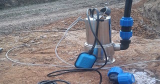 Установка дренажного насоса в Керчи - услуги от СантехДомКрч, расценки от 3150 рублей