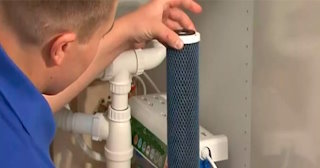 Установка угольных фильтров для воды и вытяжки от 3674 рублей в Керчи